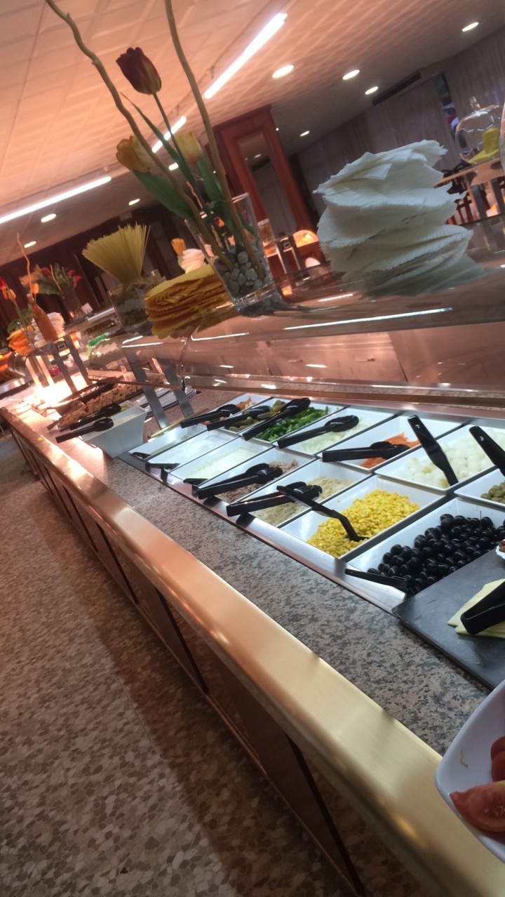 Buffet selections 